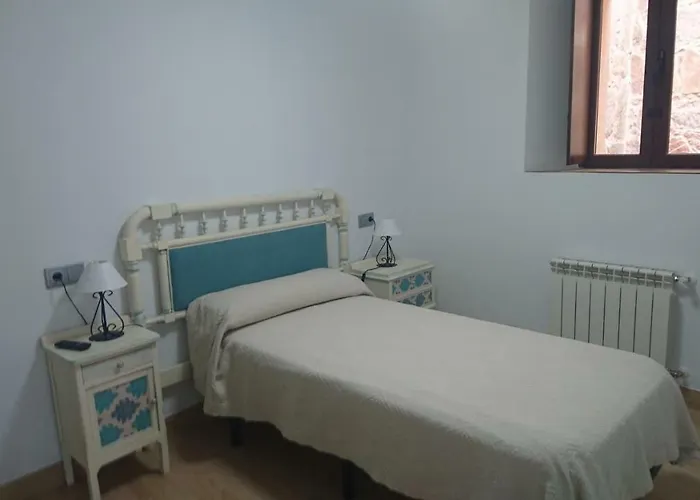 Almena De San Segundo *